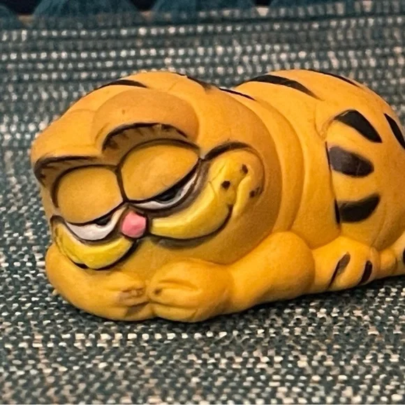 Vintage 1981 Garfield Rubber Eraser/Toy! - Picture 2 of 8